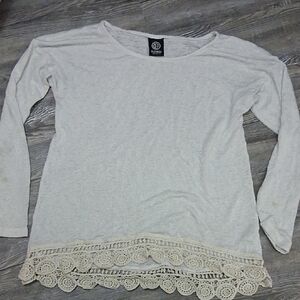 Bobeau Cream Long Sleeve Top with Lace Hem